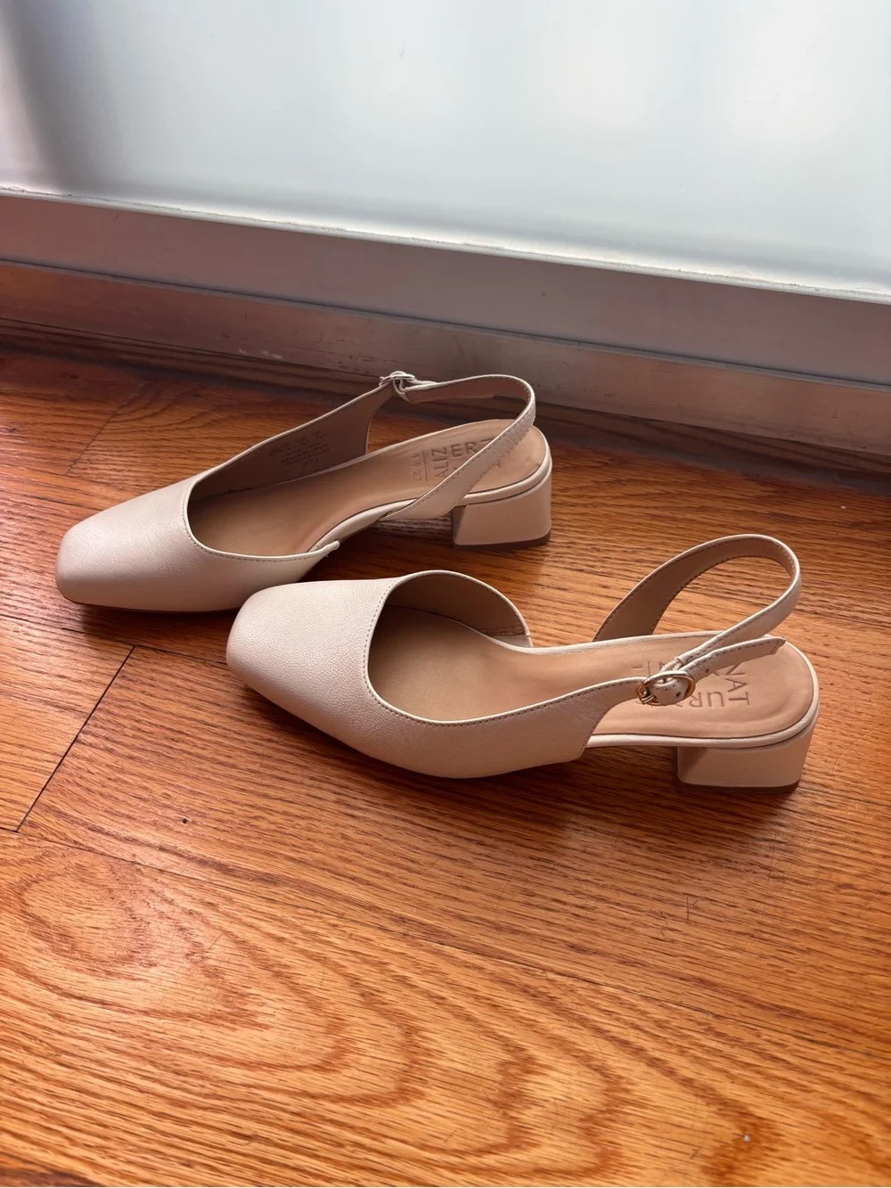 Naturalizer Jayla Slingback Pump in Warm White size 6.5W - worn once!